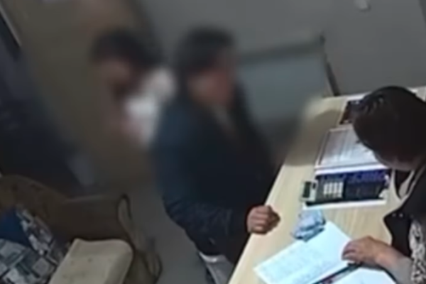 Учитель домбры из Алматы подозревается в интимной связи с ученицей (14 лет): май 2025