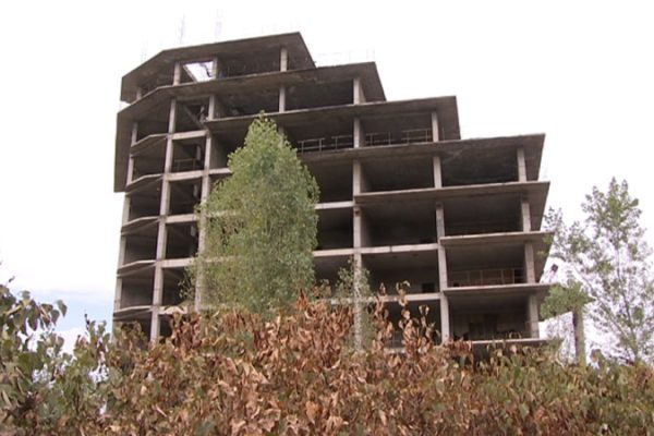 Долгострой на Сайране в Алматы: часть снесут в мае 2025 года