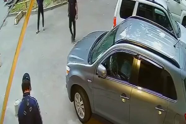 Неизвестные с топором в Алматы: полиция проверяет видео из соцсетей, 2 июня 2025