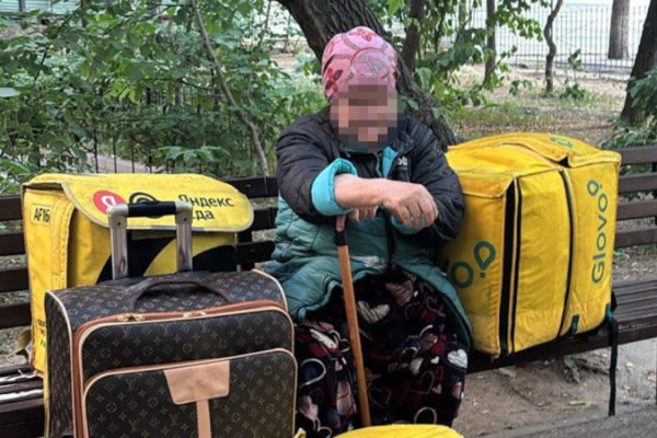 Сын обещал забрать: трогательная история пожилой женщины в Алматы