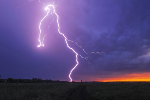 Грозы и град в Астане и Алматы: прогноз погоды на три дня подряд, 8 июля 2025
