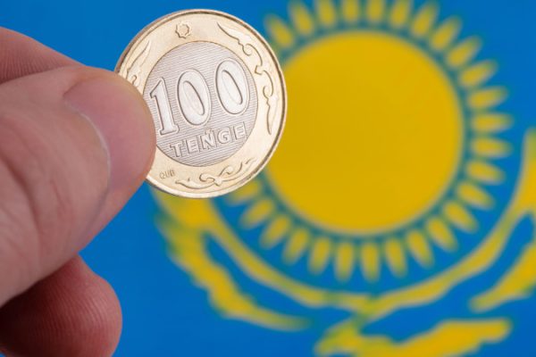 Обзор новостей Казахстана на 15 июля 2025 года: изменения в Минобороны и курс тенге