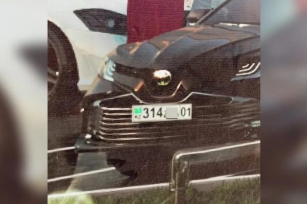 Жители Алматы обнаружили провокационный баннер: подробности 26 июля 2025