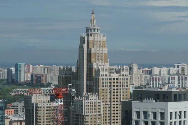 Прыжок девушки с высотки в Алматы: полиция проводит расследование (30 июля 2025)
