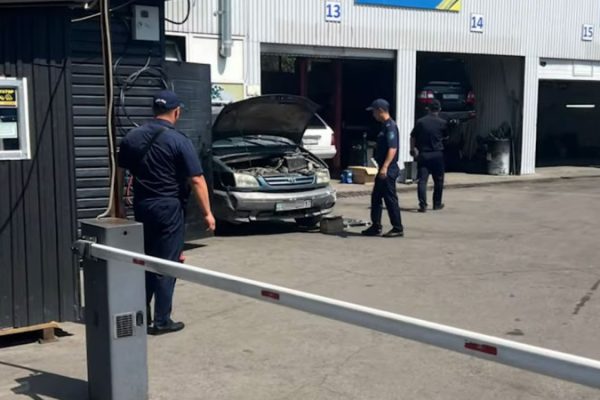 Полиция Алматы задержала 39 человек в торговом центре «Кар Сити»