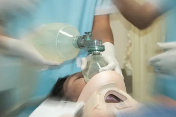 Серьёзное состояние девушки после падения в Алматы