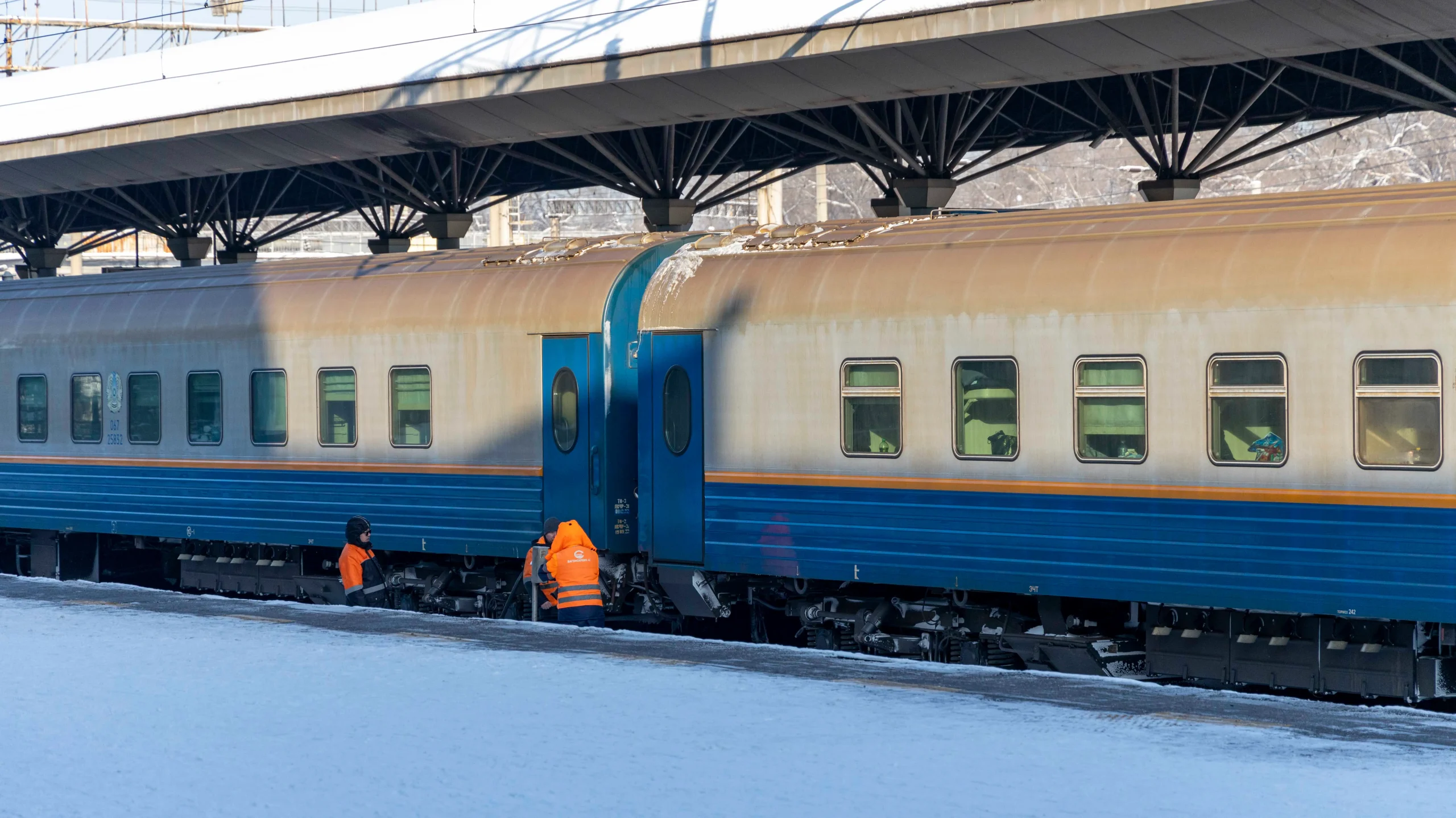 52 адамның улануы: Алматыдағы пойыз вагонындағы оқиғаның жаңа мәліметтері