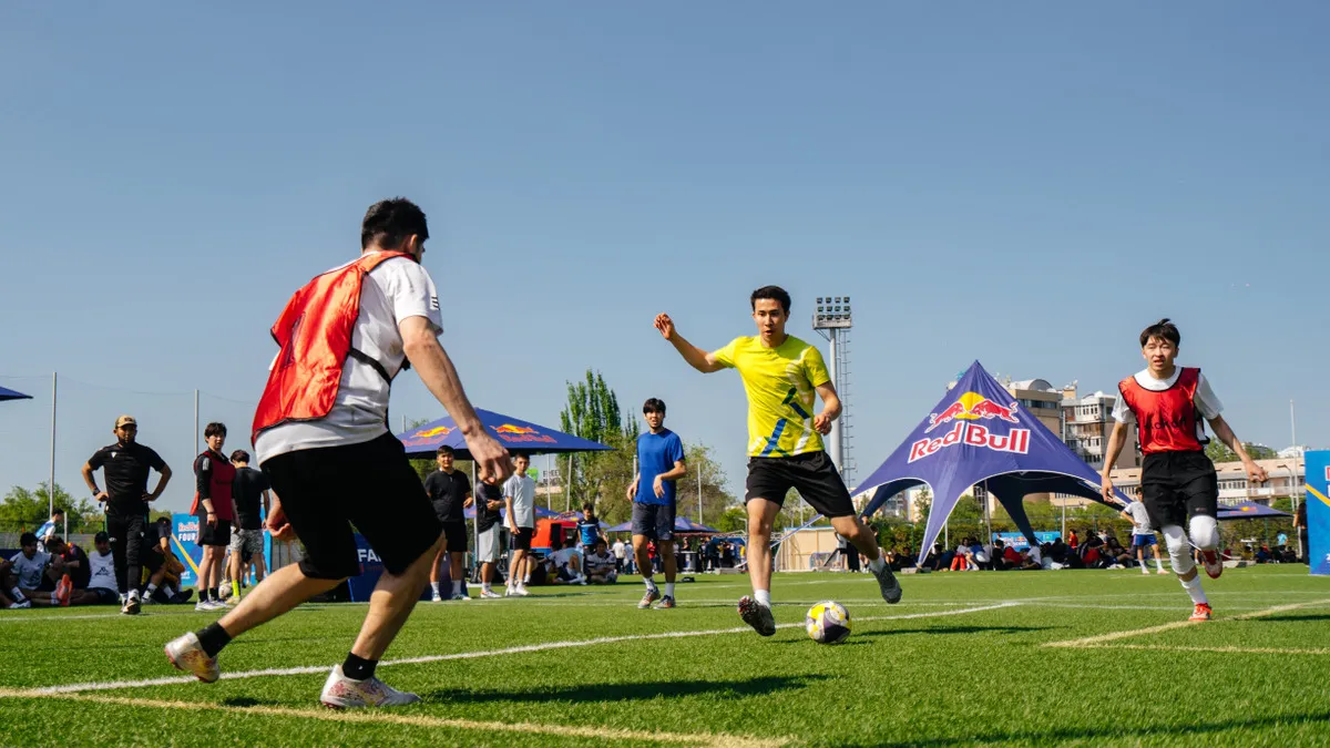 Алматыда Red Bull Four 2 Score іріктеу кезеңі басталды: 100-ден астам команда тіркелді