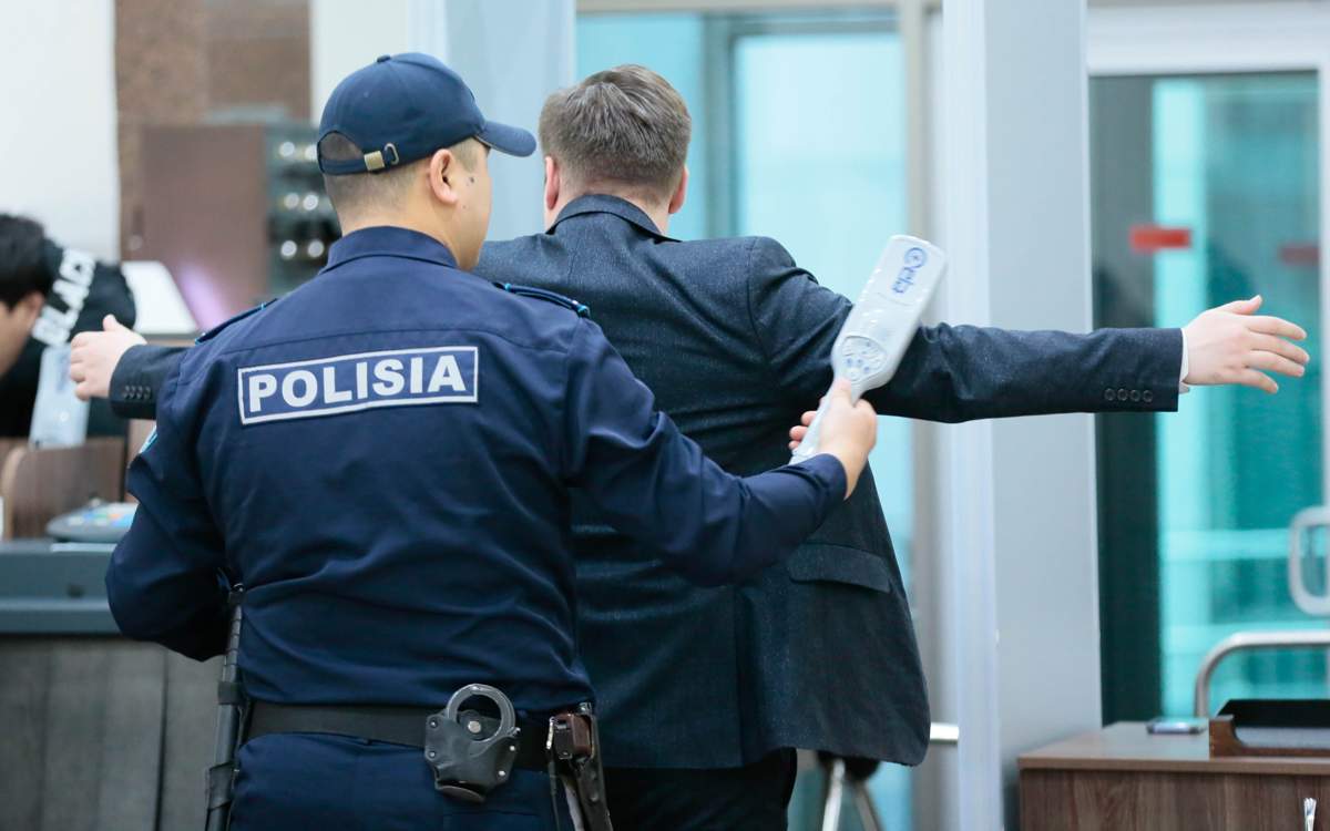 Бангкоктан Алматыға 11 кг гашиш майын жеткізбек болған шетелдік ұсталды