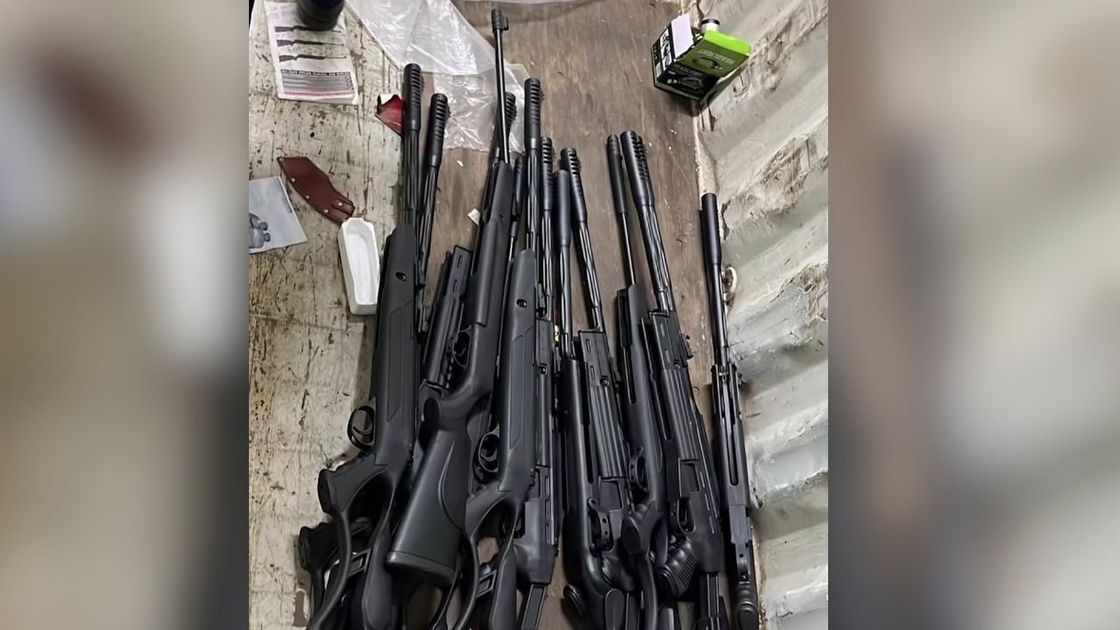 Әлеуметтік желіде қару сатқан: Алматыда пневматика мен пышақтардың заңсыз айналымы анықталды