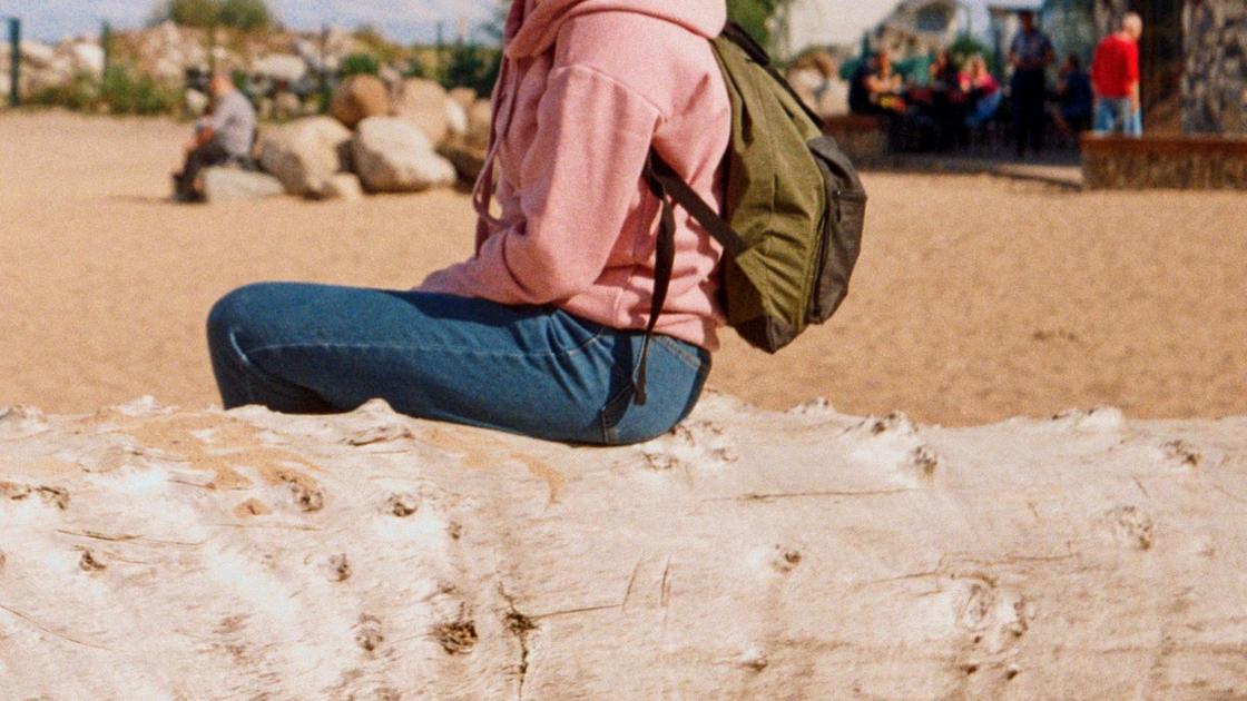 «Уговаривал уехать и предлагал наркотики»: в Алматы мужчина приставал к 15-летней девочке
