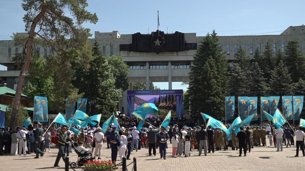 7 мамыр: Алматыда Отан қорғаушылар күні қалай аталып өтті