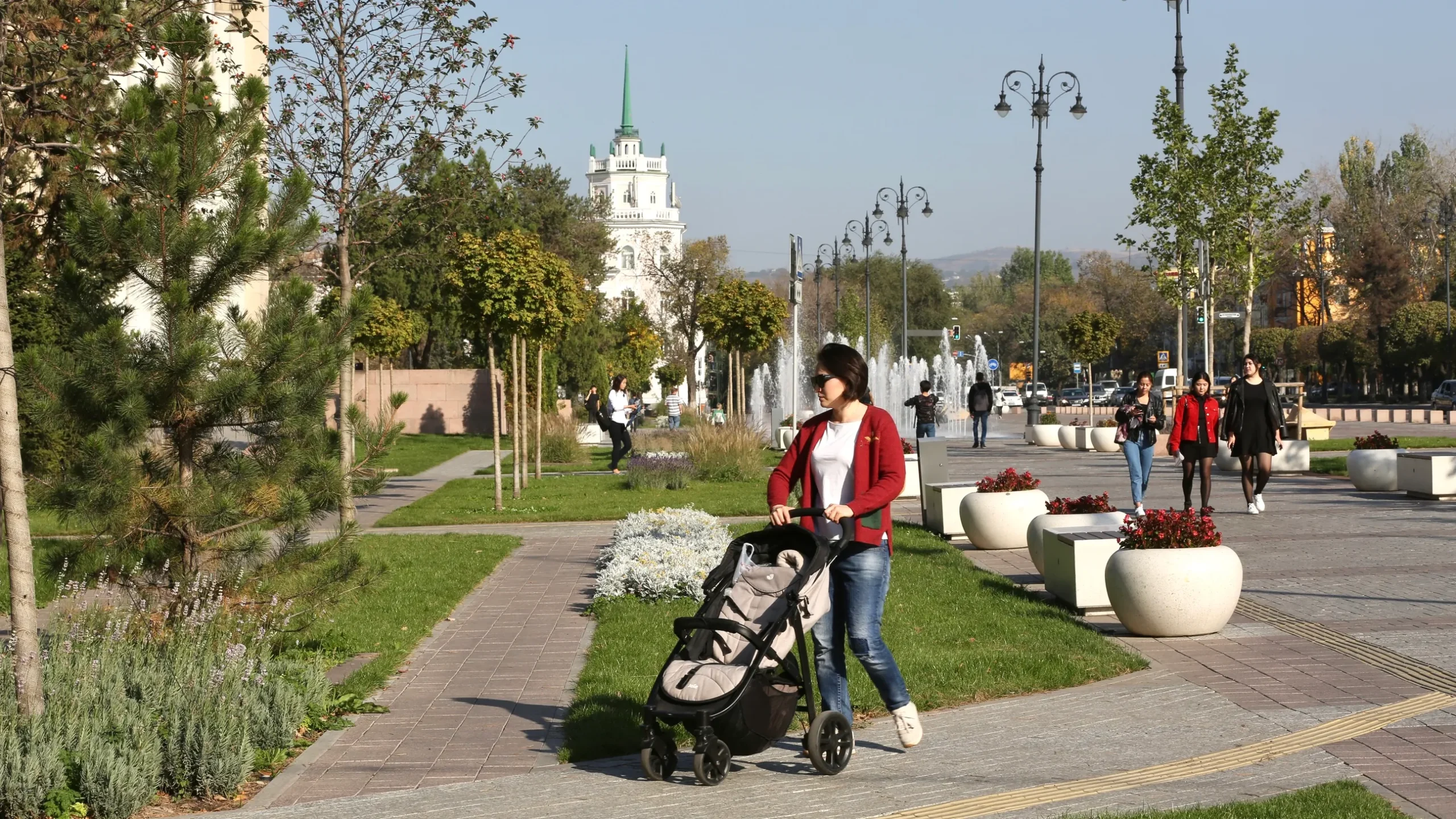 Алматы, Астана және Шымкентте 14-16 мамырға ауа райы болжамы: жаңбырсыз, +33°C-қа дейін