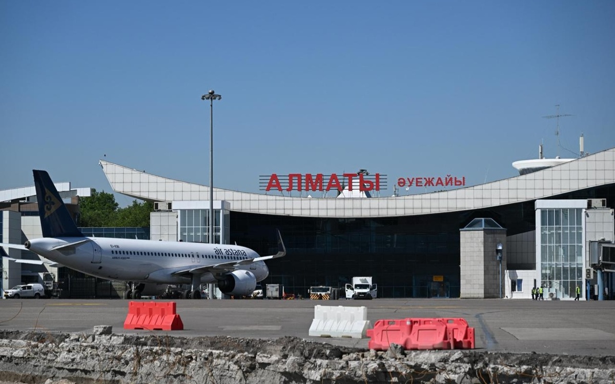 Нурлыбек Налибаев: стройку в аэропорту Алматы завершить до 1 июля