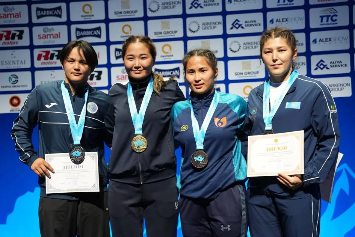 Сборная Алматы выиграла Кубок Казахстана по борьбе: итоги турнира