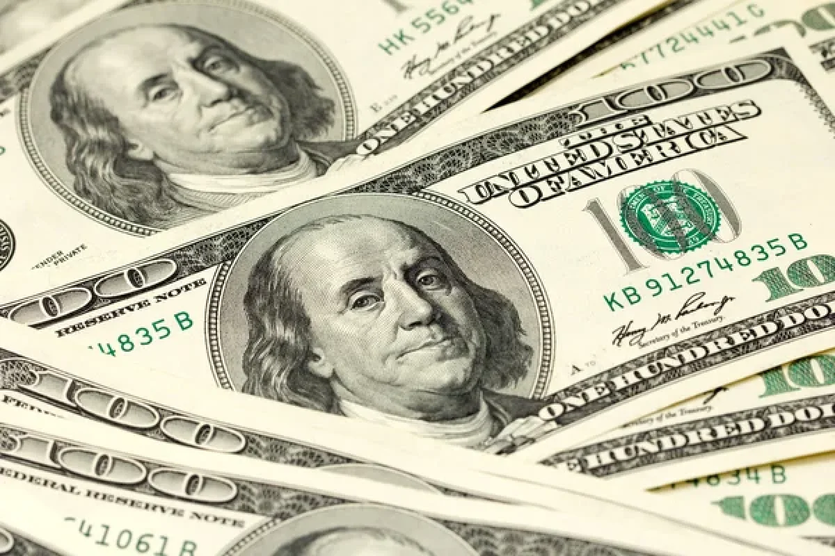 Курс доллара в Казахстане: обменники Алматы продают валюту по 473 тенге