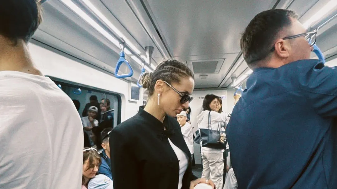 «Тысячу лет не была в метро»: Лобода удивила прогулкой по алматинскому метрополитену