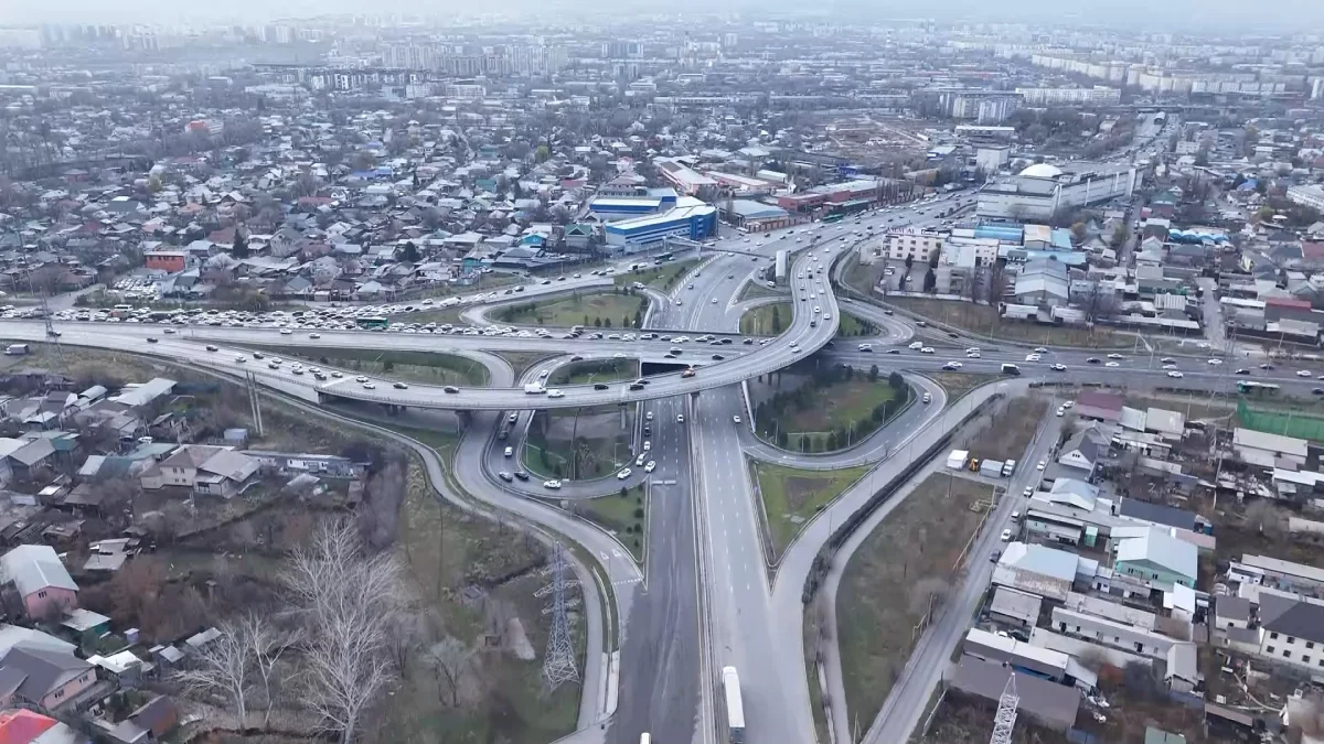 Алматыда көлік жүйесін жаңғырту: ЛРТ, жаңа автобус жолақтары және ақылды бағдаршамдар