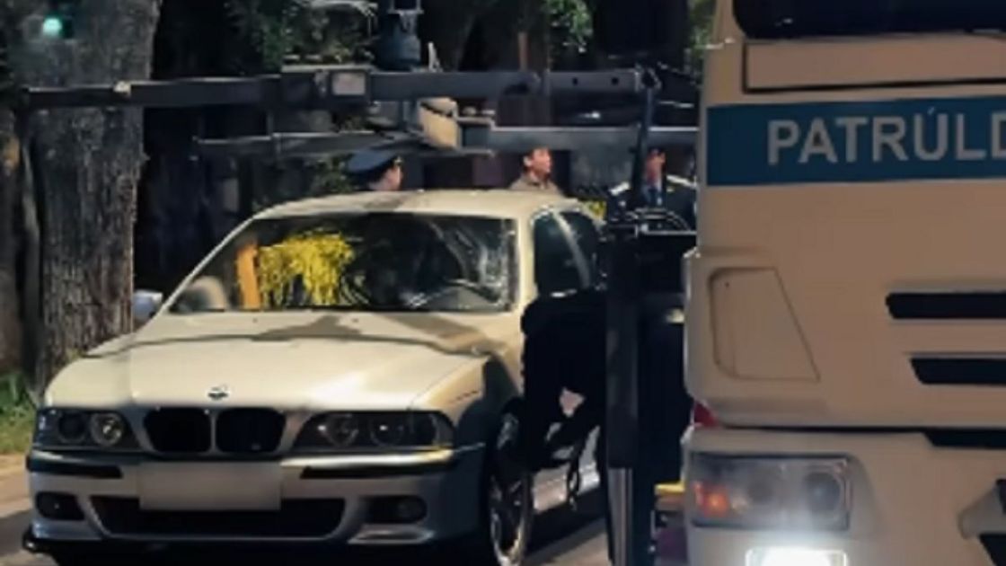 Алматыда құқығынан айырылған жүргізуші BMW-дан айырылды: полиция тоқтатты