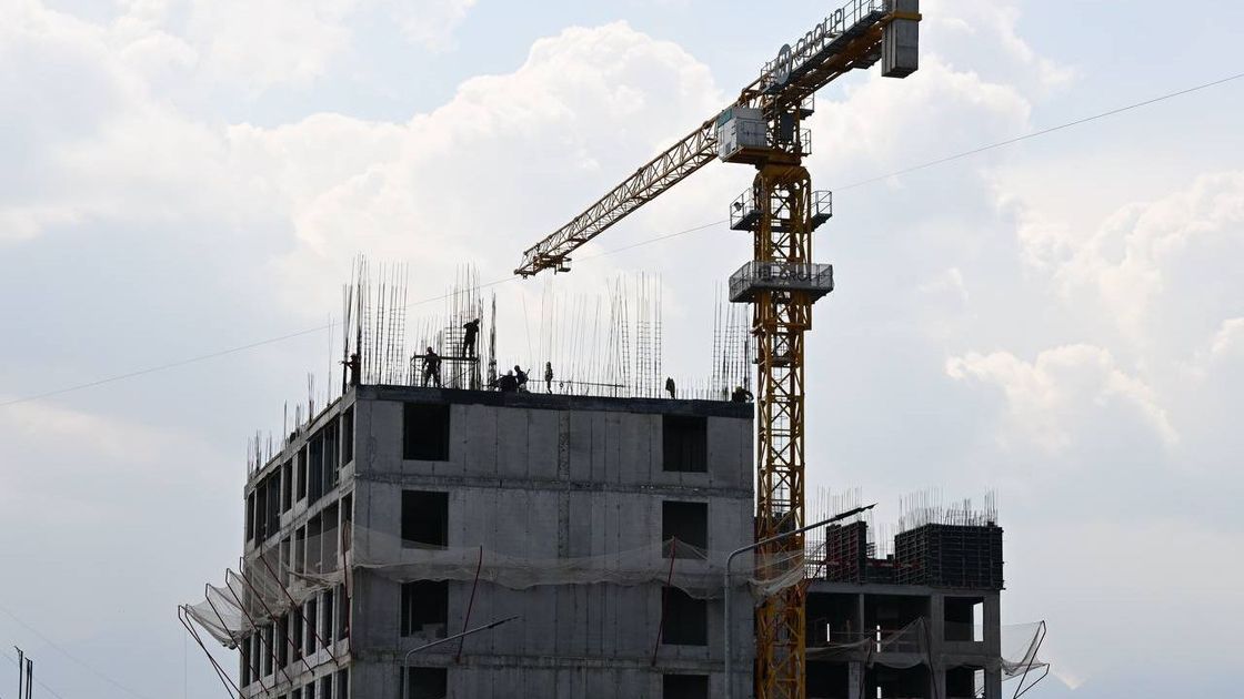 Алматыда төрт құрылыс компаниясы лицензиясынан айырылды: тізімі
