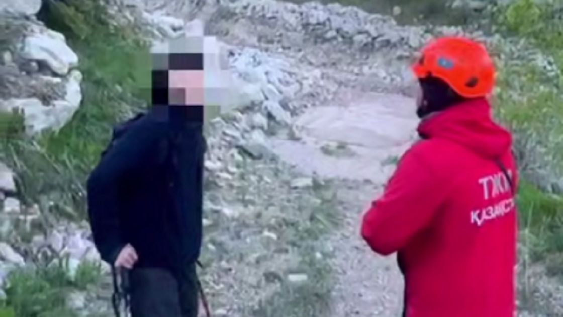Двое 16-летних заблудились в горах Алматы: спасатели нашли их на высоте 3 тыс. метров
