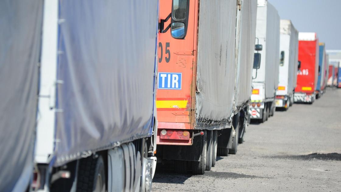 Алматыда жүк көліктеріне жаппай тексеру басталды: себебі аталды