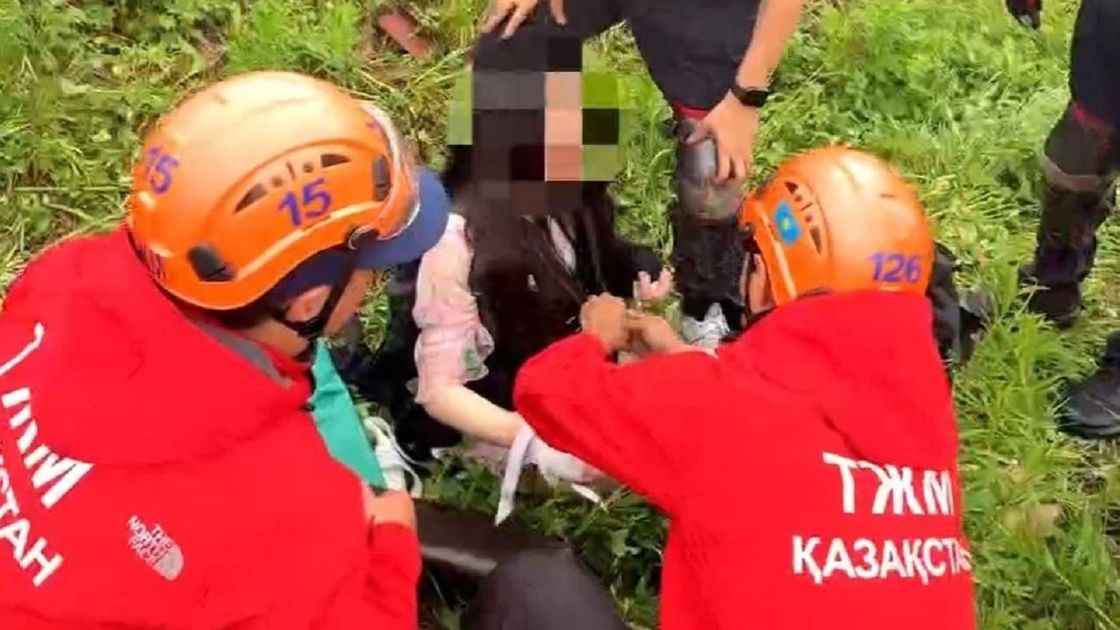 Туристка из Китая пострадала при падении с квадроцикла в горах Алматы