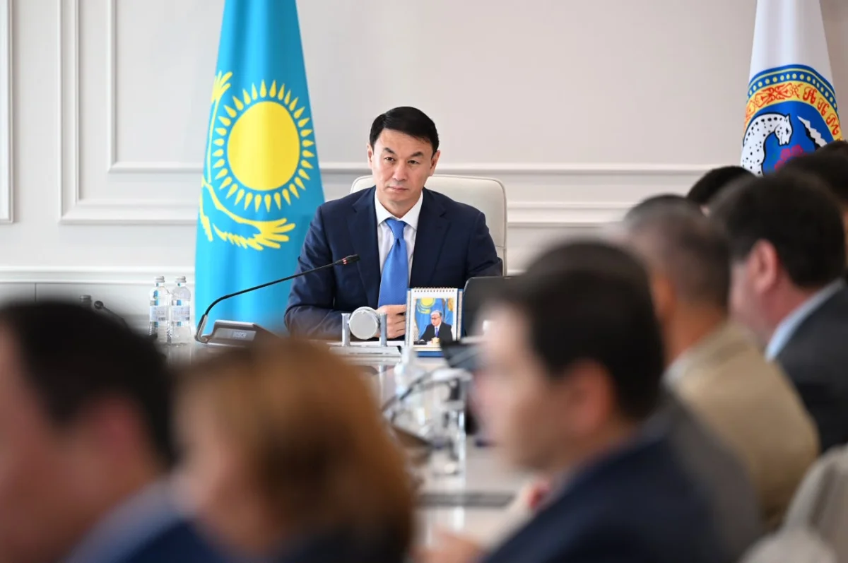 Алматы әкімі денсаулық сақтау және құрылыс мәселелерін қарастырды