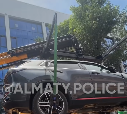 Алматы орталығында көліктерді жаппай эвакуациялау басталды