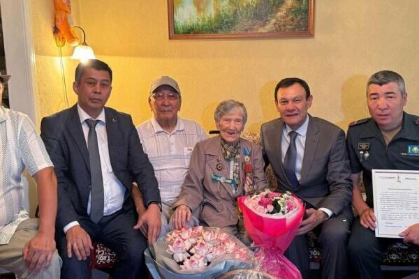 Ветеран ВОВ Екатерина Баранова отметила 101-летие в Алматы