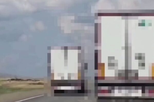 Volvo жүргізушісінің қауіпті маневрі Алматы-Өскемен трассасында бейнеге түсті