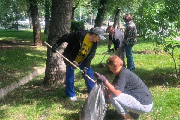 2,4 тыс. алматинцев вышли на субботник: собрано 905 кубометров мусора