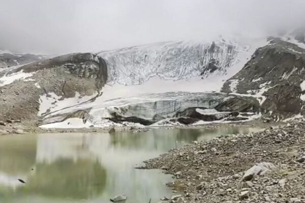Алматы тауларында қауіпті көлдерді бақылау үшін бекеттер орнатылды (видео)