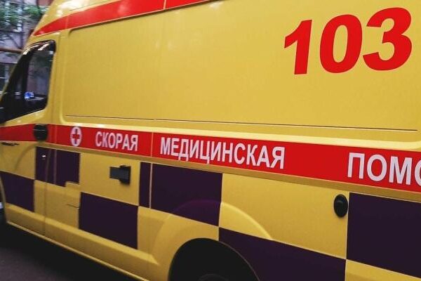 Врачи двух больниц Алматы спасли ребенка после падения со второго этажа