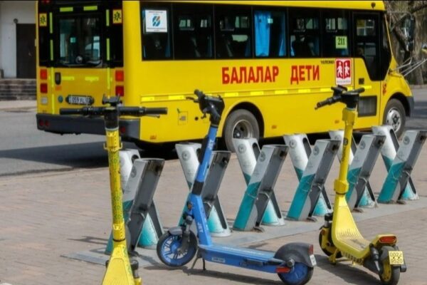 Полиция Алматы назвала улицы, где усилят контроль за электросамокатами