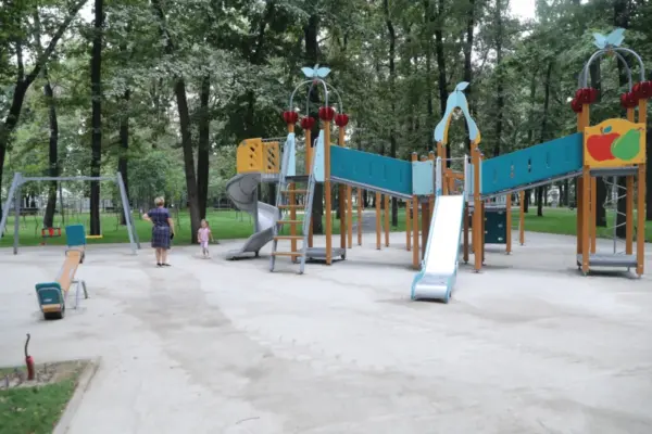 Жетісу ауданында жаңа скверлер мен аулалар: тұрғындардың бастамасы ірі инвестицияға айналды