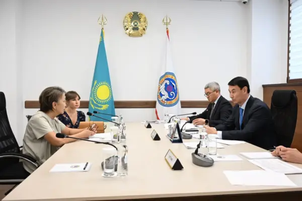 Дархан Сатыбалды алматылықтарды жеке қабылдауда тыңдады