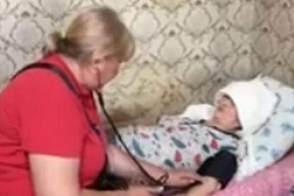 Пенсионерка с внучкой из Алматы нашли временный дом после мошенничества