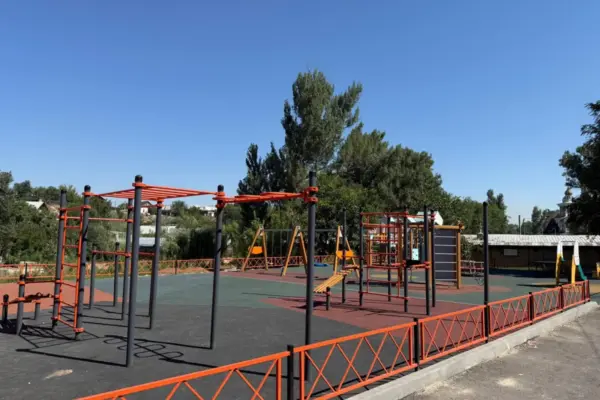 Алматыдағы Жетісу ауданында Карасу өзенінің жағалауы абаттандырылуда