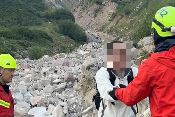 Спасатели нашли двух подростков, заблудившихся в горах Алматы