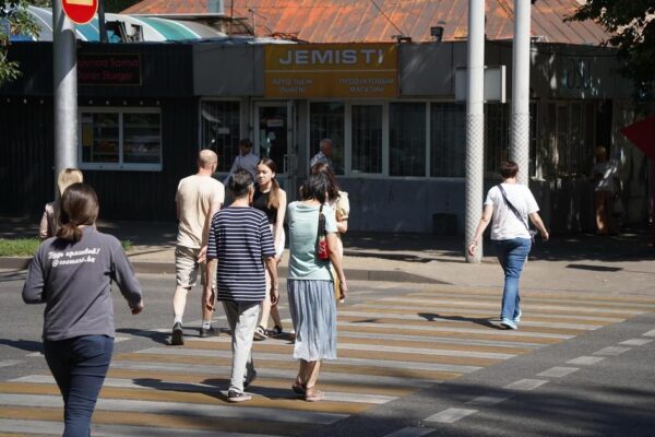 Жителей Алматы просят покидать опасные участки при порывах теплосетей