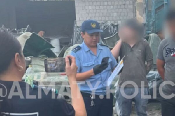 Свертки вместо запчастей: в Алматы задержали 22-летнего закладчика