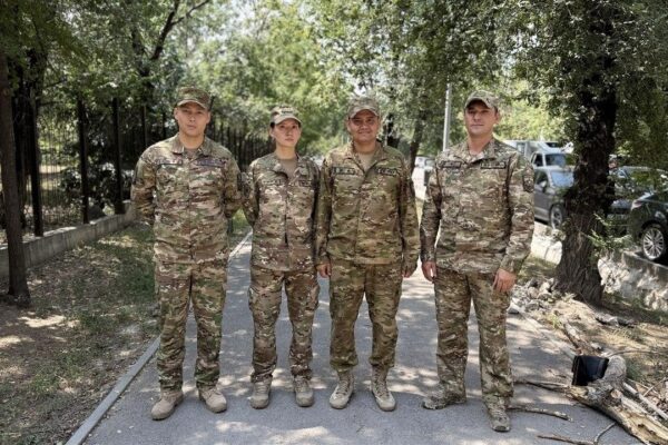Военные в Алматы спасли ребенка от нападения у парка «Атакент»