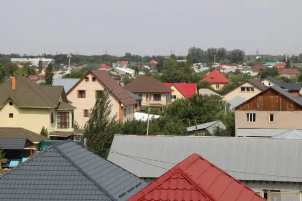 Бывшие дачники в Алматы остались без воды и канализации