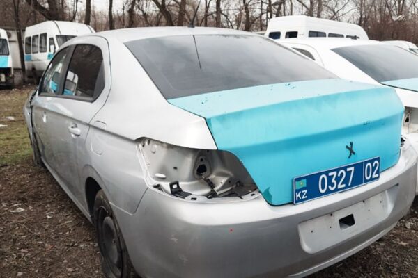 Алматыда ескі полиция көліктерінің ондағаны аукционға қойылды