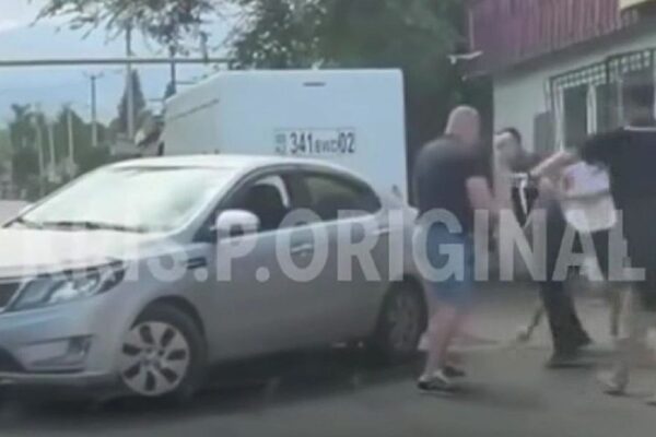 Драка водителей Kia и Mercedes в Алматы: возбуждено уголовное дело