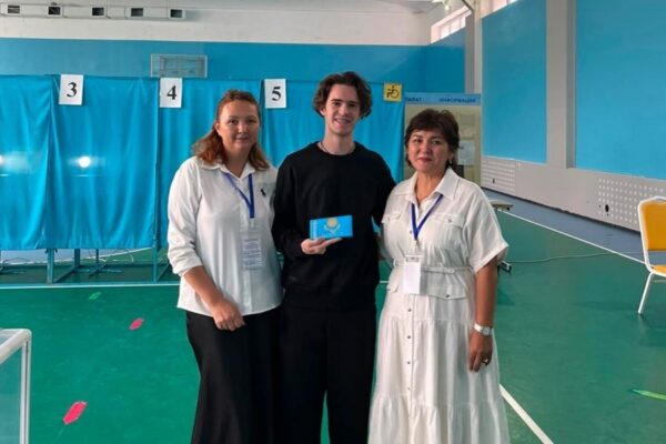 Олимпиада чемпионы Михаил Шайдоров Алматыда дауыс берді