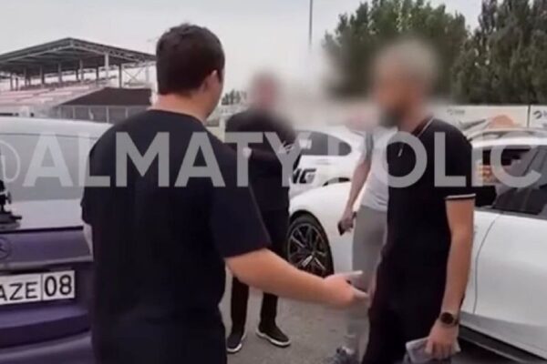 Автоблогера из Алматы арестовали за мат в соцсетях: 5 суток