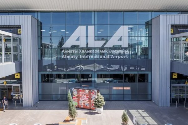 Алматы әуежайына негізгі кіреберіс қайта ашылды: 11 жолақ қозғалысқа берілді