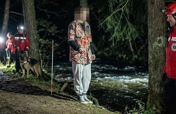 В Алматы спасатели вывели из гор двух заблудившихся туристов